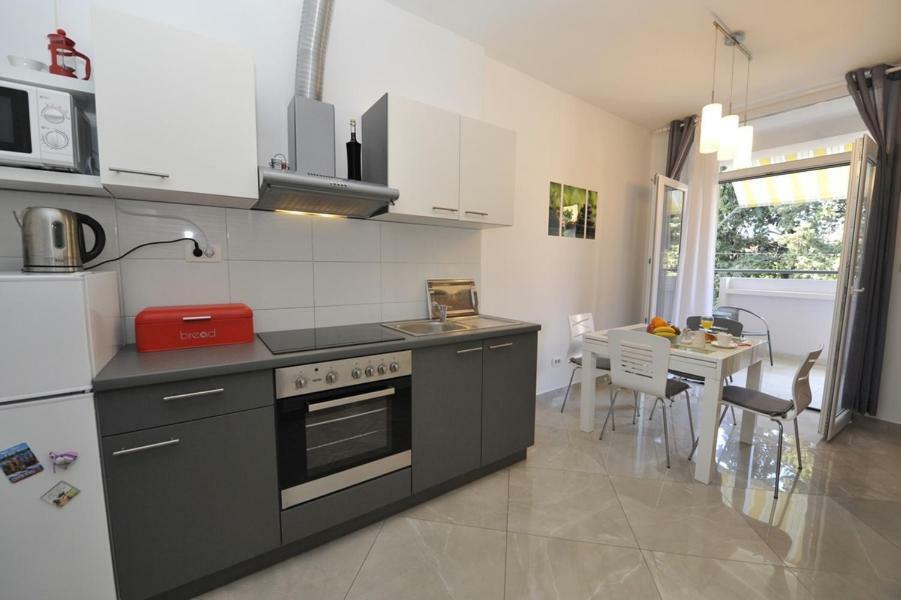 Apartman Mirakul Сплит Екстериор снимка